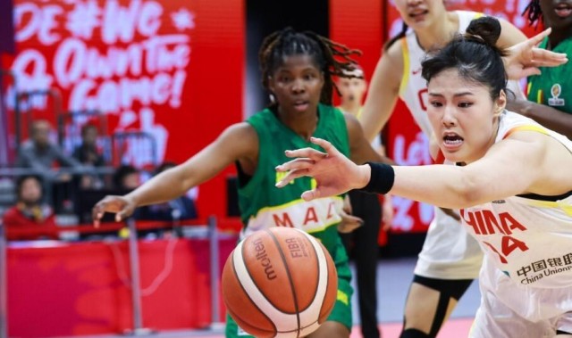 九游网站入口官网-世预赛开门红！李月汝21+11，三大中锋均上双，中国女篮81-68马里