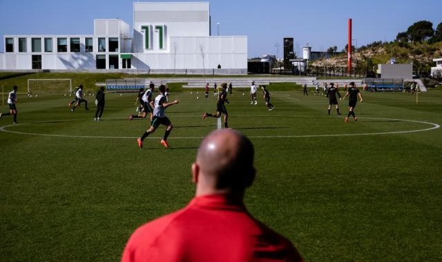 欧冠赛程-亨利与马丁内斯分手 前国门里卡多进五盾教练组