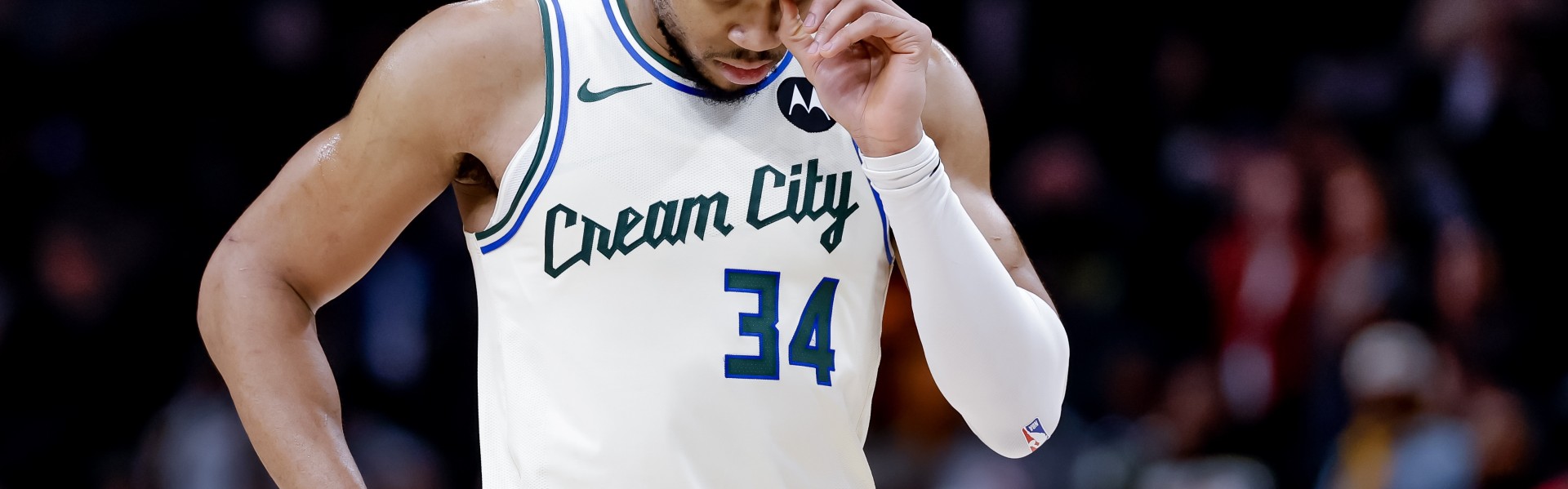 美记：字母哥出场29场也只赢15场 雄鹿无法通过交易重返争冠行列