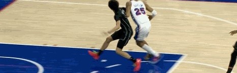 欧冠赛程-亏麻了！篮网挑战出界球球权失败 还被补吹一个犯规