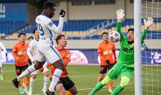 九游体育官网-【中超】奥斯卡张祥硕破门 沧州雄狮2比0胜十人武汉